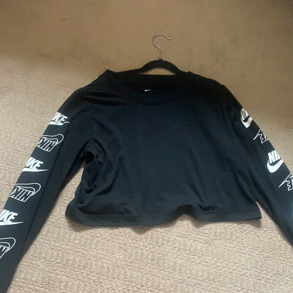 Black Nike crop top